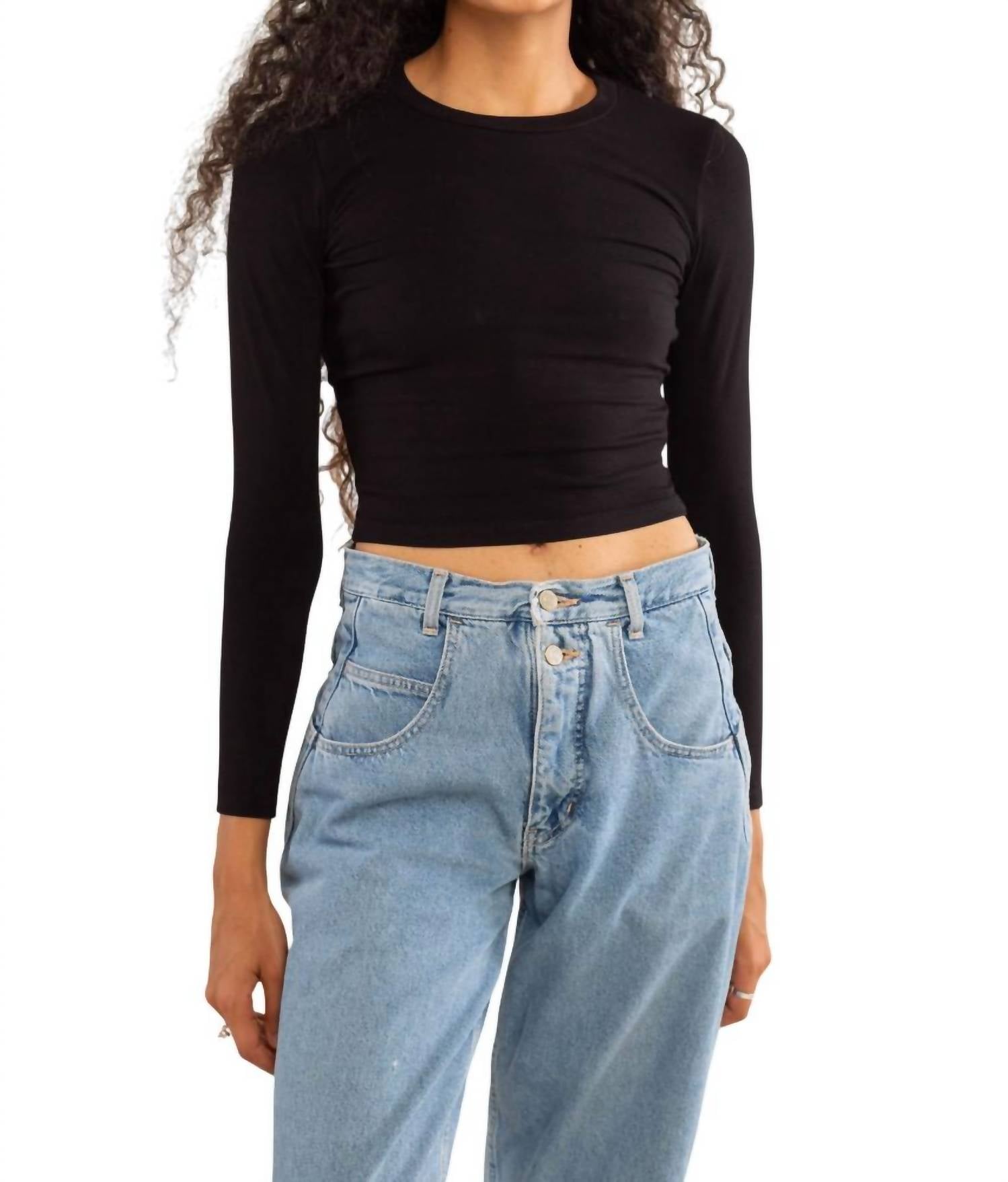 Топ Arroyo черного цвета nlt
Топ Arroyo черного цвета nlt