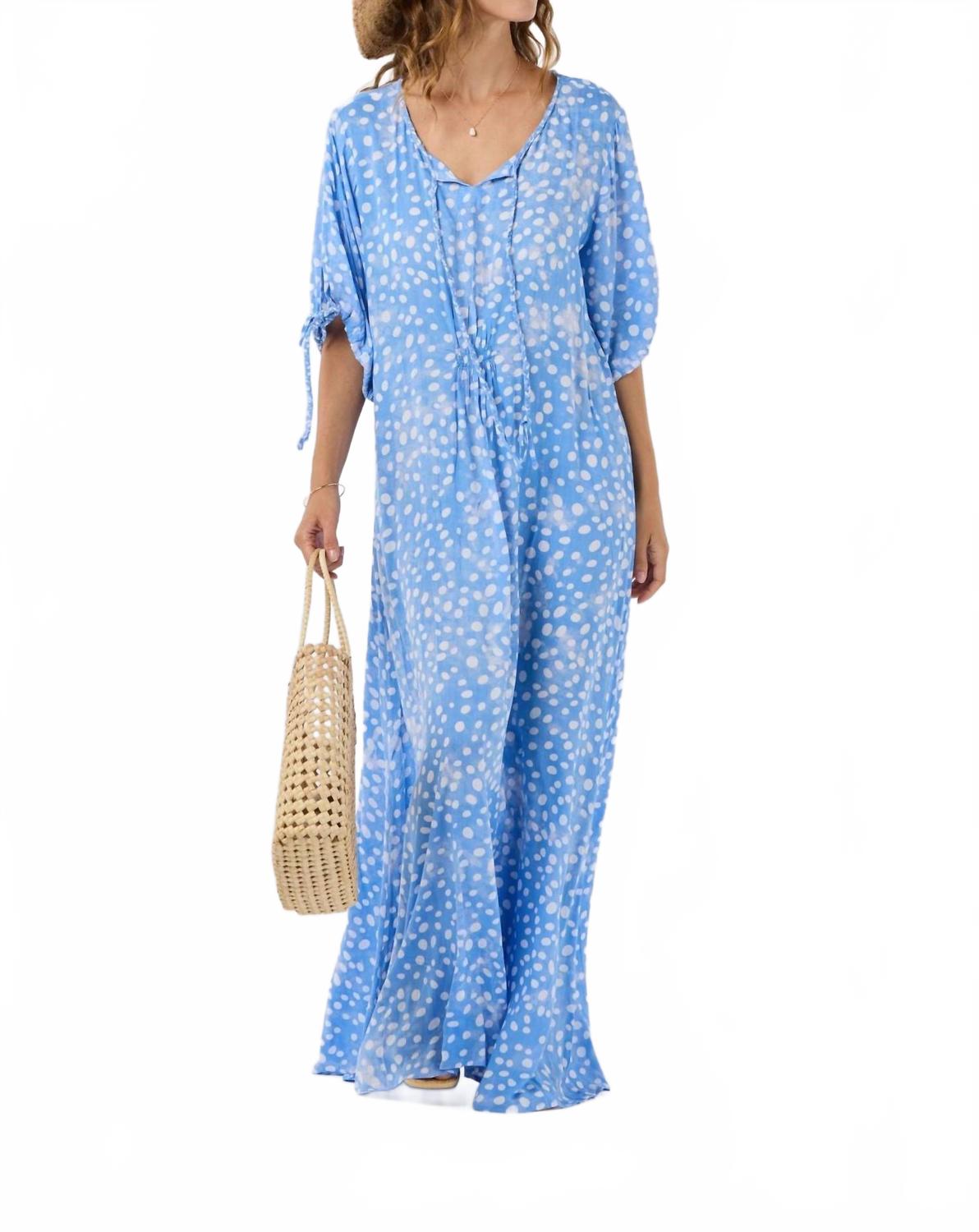 Платье Todos Santos в голубом цвете с принтом гальки Tiare Hawaii
Платье Todos Santos в голубом цвете с принтом гальки Tiare Hawaii