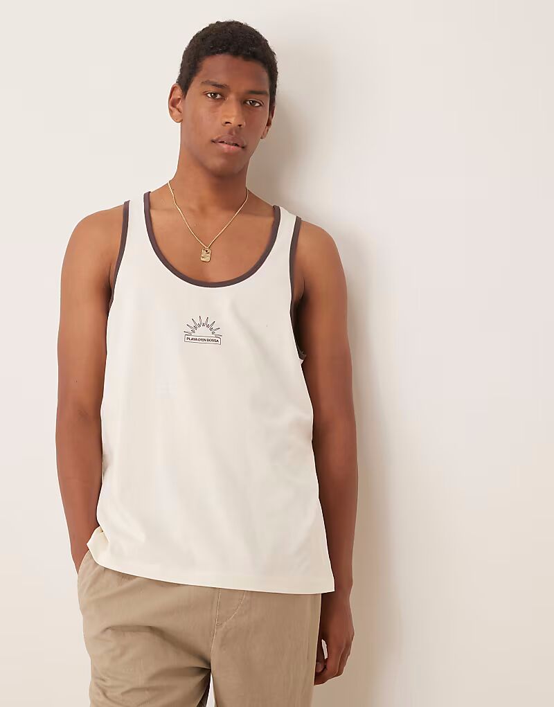 Майка свободного кроя ASOS DESIGN с принтом на груди цвета экрю 
Майка свободного кроя ASOS DESIGN с принтом на груди цвета экрю