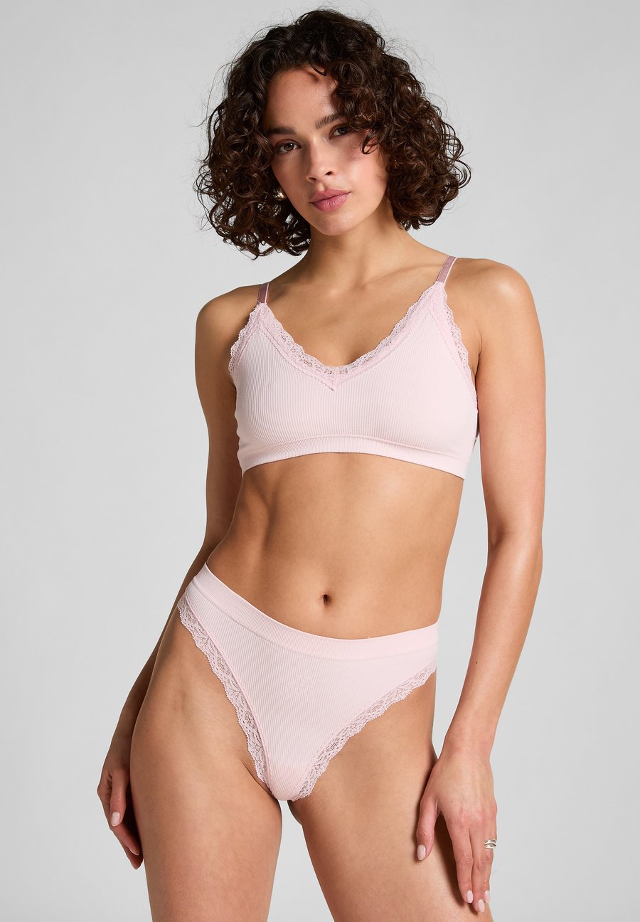 Брифы Hunkemöller LOLA , Pink
Брифы Hunkemöller LOLA , Pink