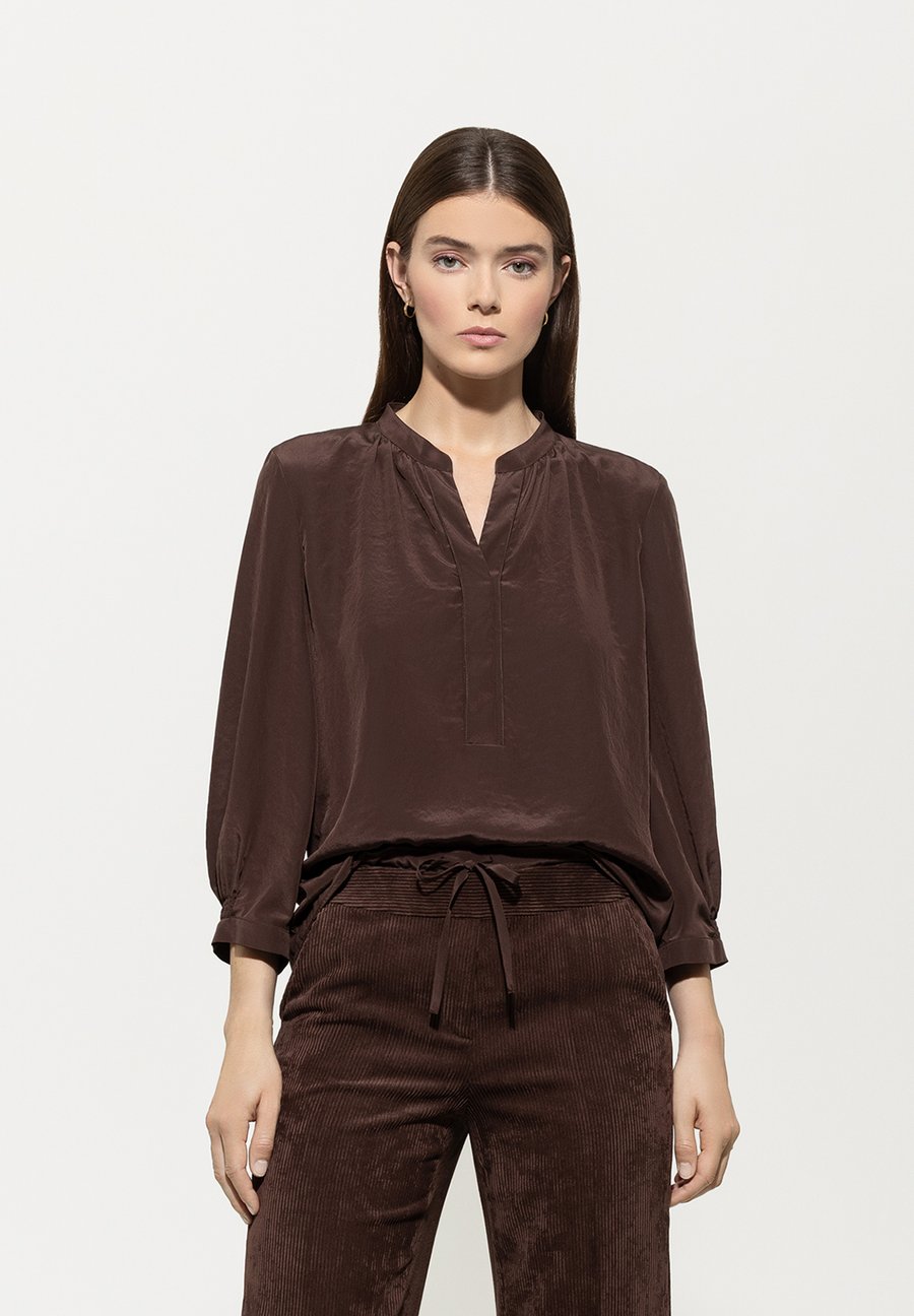 Блуза Luisa Cerano MIT SMOKDETAIL, Espresso/Dark Brown
Блуза Luisa Cerano MIT SMOKDETAIL, Espresso/Dark Brown