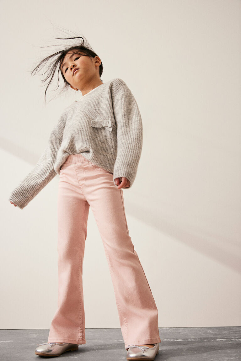 Расклешенные джинсы суперстрейч H&M, розовый
Расклешенные джинсы суперстрейч H&M, розовый