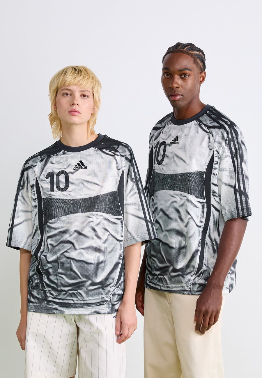 Футболка Adidas Originals ADILENIUM UNISEX, White, Белый, Футболка Adidas Originals ADILENIUM UNISEX, White
Футболка Adidas Originals ADILENIUM UNISEX, White, Белый, Футболка Adidas Originals ADILENIUM UNISEX, White