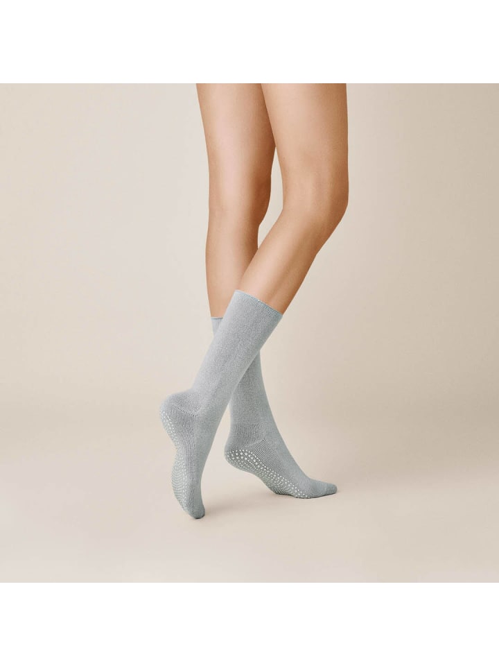 Носки Homesocks без резиновых нитей зимние белые Kunert
Носки Homesocks без резиновых нитей зимние белые Kunert