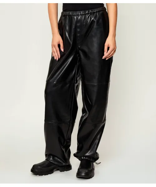 Брюки Хутени-1_б Relaxed fit Hugo Blue, черный
Брюки Хутени-1_б Relaxed fit Hugo Blue, черный