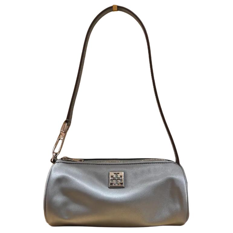 TORY BURCH Вирджиния переработанный нейлон цилиндрическая сумка через плечо малый размер женская шиферно серая
TORY BURCH Вирджиния переработанный нейлон цилиндрическая сумка через плечо малый размер женская шиферно серая