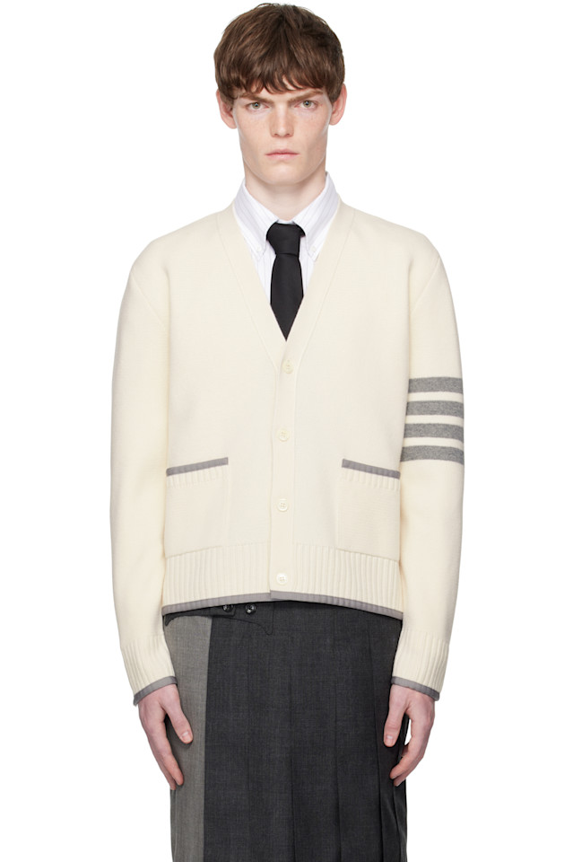 Кардиган с V-образным вырезом и узором Milano из мериносовой шерсти, 4 планки Thom Browne, белый
Кардиган с V-образным вырезом и узором Milano из мериносовой шерсти, 4 планки Thom Browne, белый