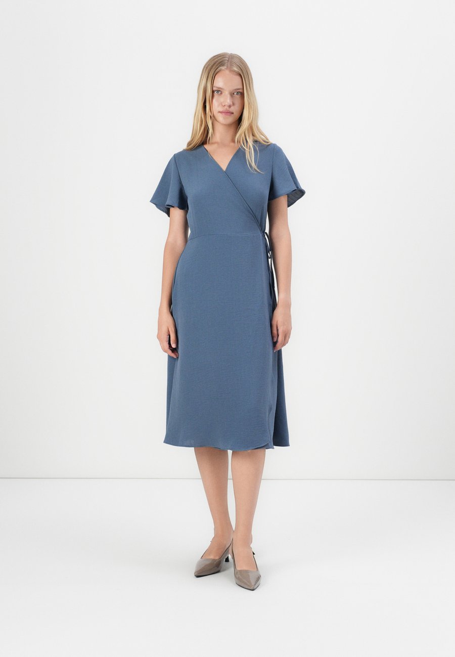 Платье VILA VILOVIE WRAP DRESS, Vintage Indigo/Blue
Платье VILA VILOVIE WRAP DRESS, Vintage Indigo/Blue