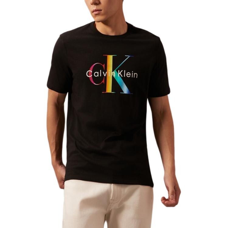 Футболка Rainbow Series для мужчин, космический черный цвет Calvin Klein, черный
Футболка Rainbow Series для мужчин, космический черный цвет Calvin Klein, черный