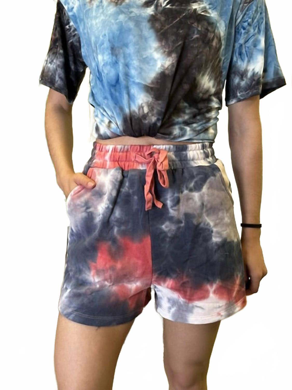 Тай-дай шорты из френч терри кораллово-синие SHE + SKY
Тай-дай шорты из френч терри кораллово-синие SHE + SKY