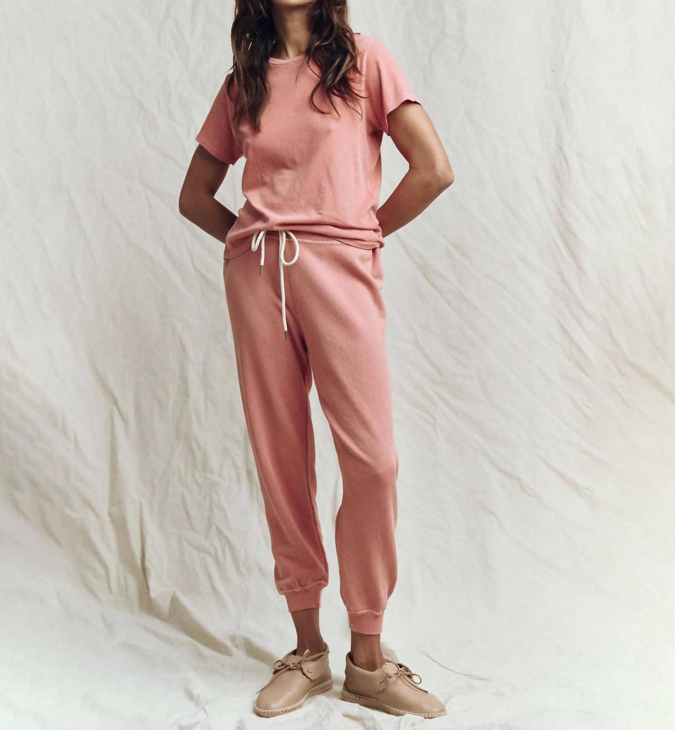 Маленькая футболка в розовом цвете THE GREAT
Маленькая футболка в розовом цвете THE GREAT