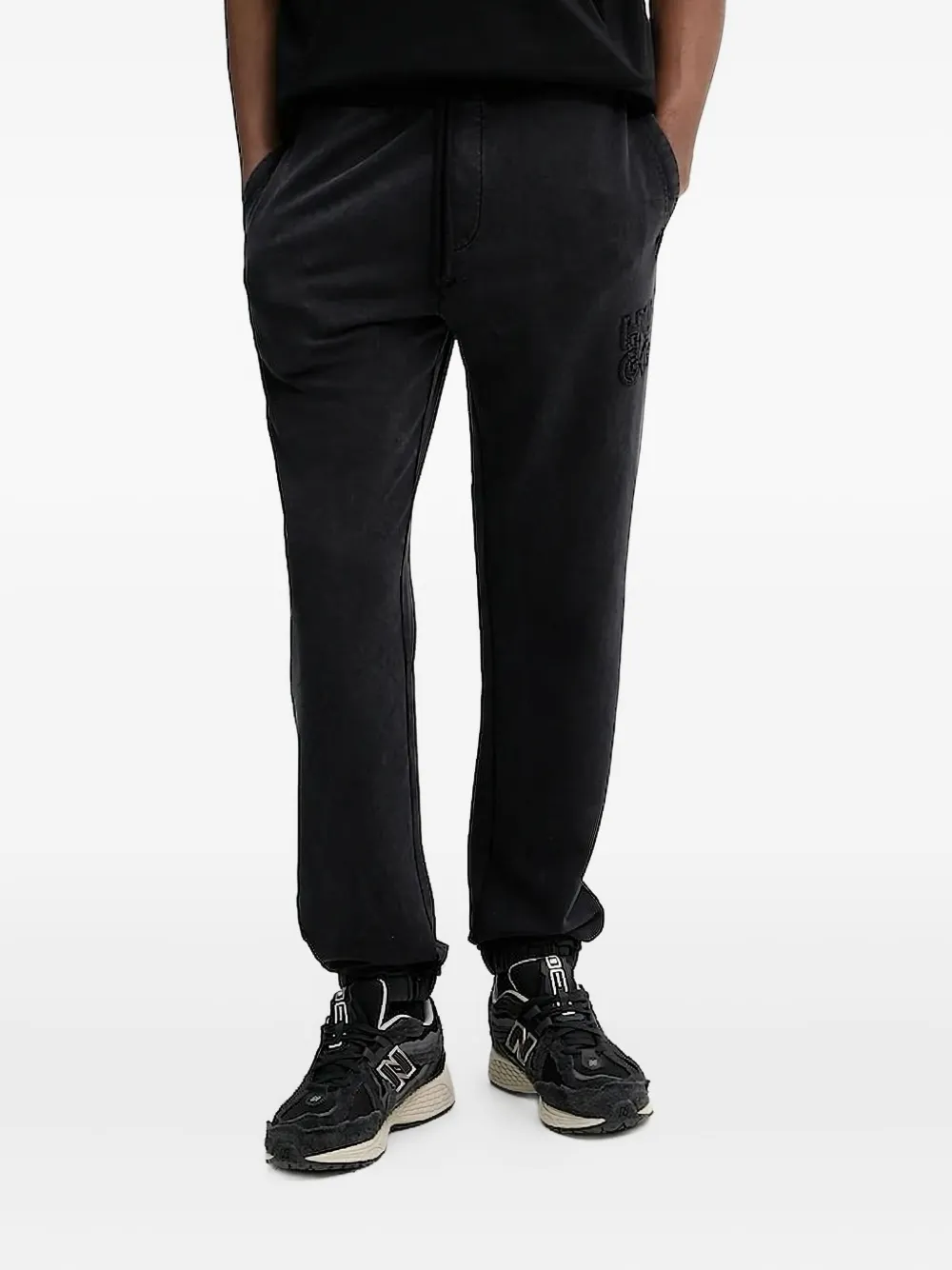 Спортивные брюки с кулиской и вышитым логотипом Hugo, черный
Спортивные брюки с кулиской и вышитым логотипом Hugo, черный