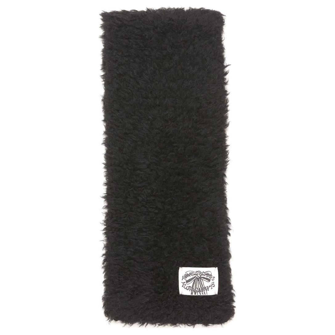 Шарф с логотипом из искусственного меха Acne Studios
Шарф с логотипом из искусственного меха Acne Studios