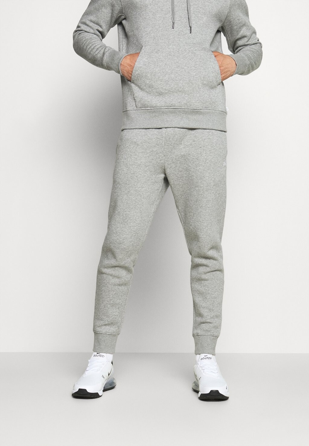 Спортивные брюки Calvin Klein PLANET, цвет Grey
Спортивные брюки Calvin Klein PLANET, цвет Grey