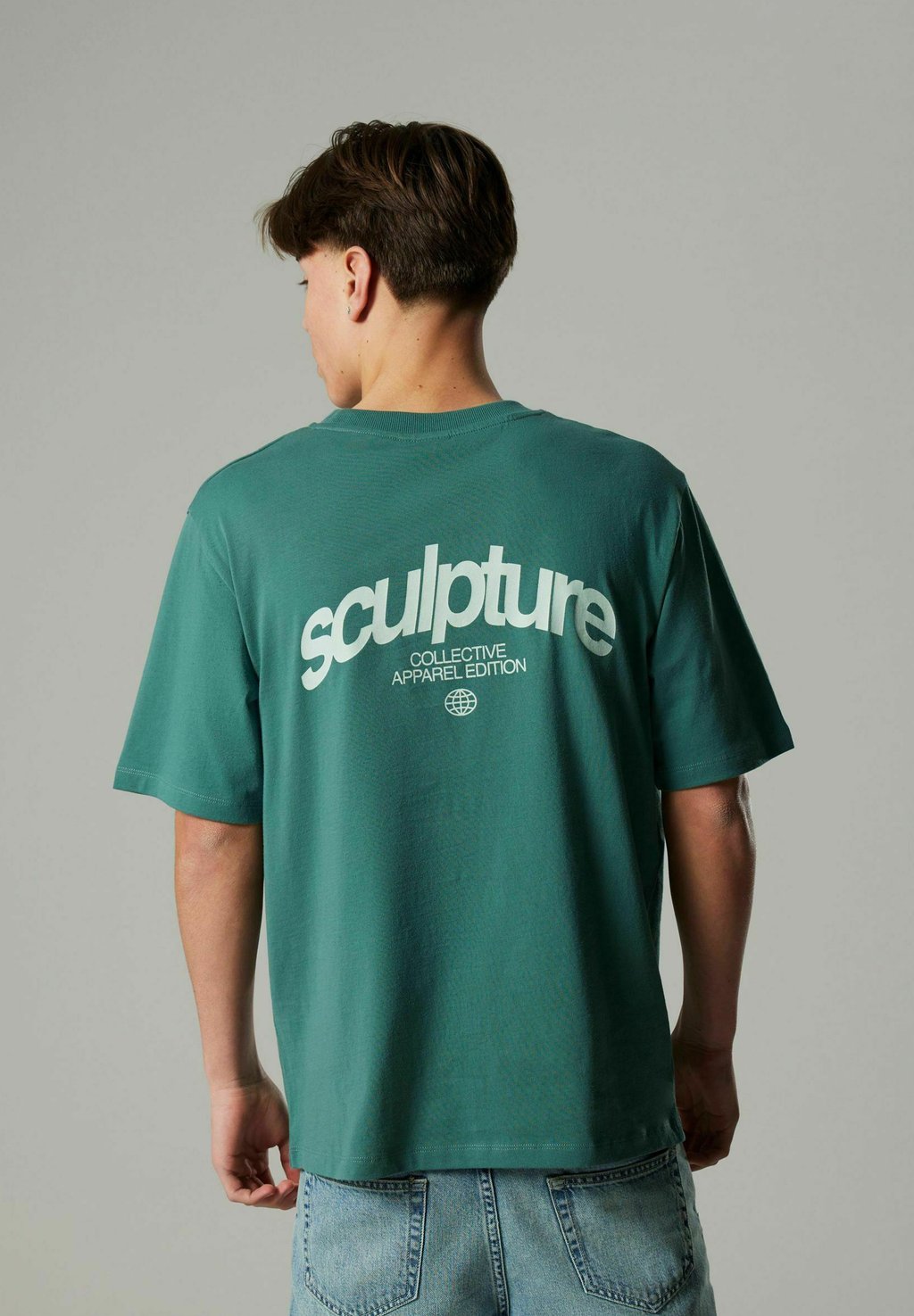 Футболка с принтом LMTD, зеленый
Футболка с принтом LMTD, зеленый