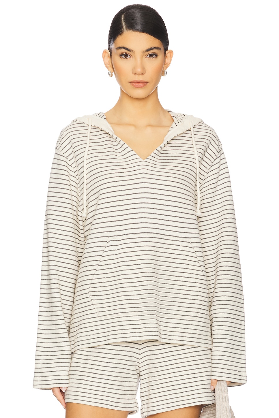 Толстовка с капюшоном Jordyn от Velvet By Graham & Spencer, natural & charcoal
Толстовка с капюшоном Jordyn от Velvet By Graham & Spencer, natural & charcoal