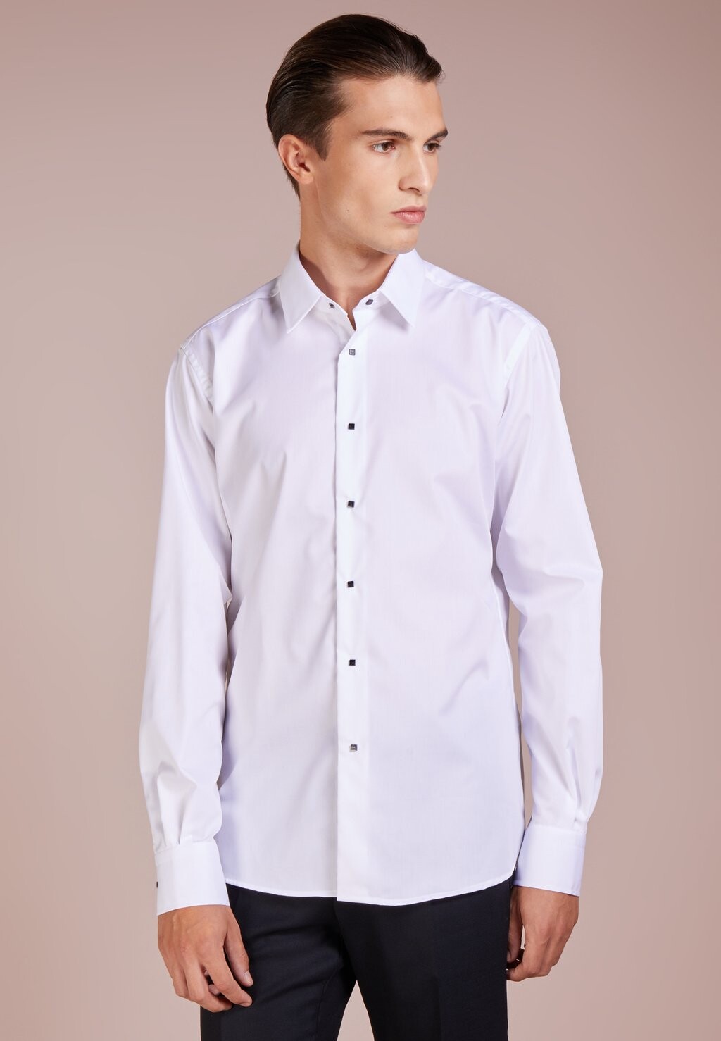 Классическая рубашка KARL LAGERFELD, белая
Классическая рубашка KARL LAGERFELD, белая