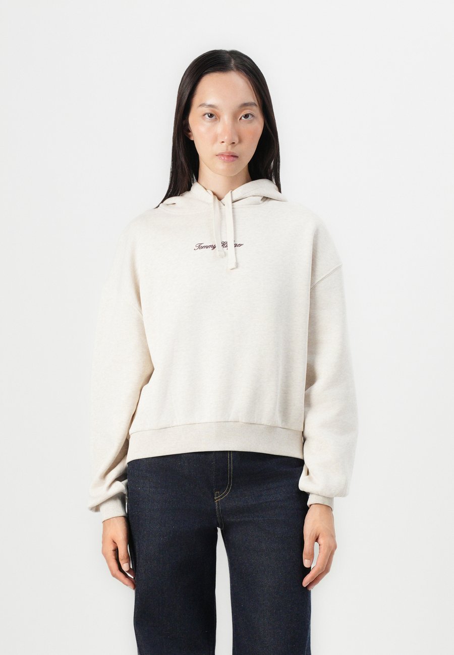 Толстовка Tommy Hilfiger CLASSIC SCRIPT HOODIE, Heather Oatmilk/White, Белый, Толстовка Tommy Hilfiger CLASSIC SCRIPT HOODIE, Heather Oatmilk/White
Толстовка Tommy Hilfiger CLASSIC SCRIPT HOODIE, Heather Oatmilk/White, Белый, Толстовка Tommy Hilfiger CLASSIC SCRIPT HOODIE, Heather Oatmilk/White