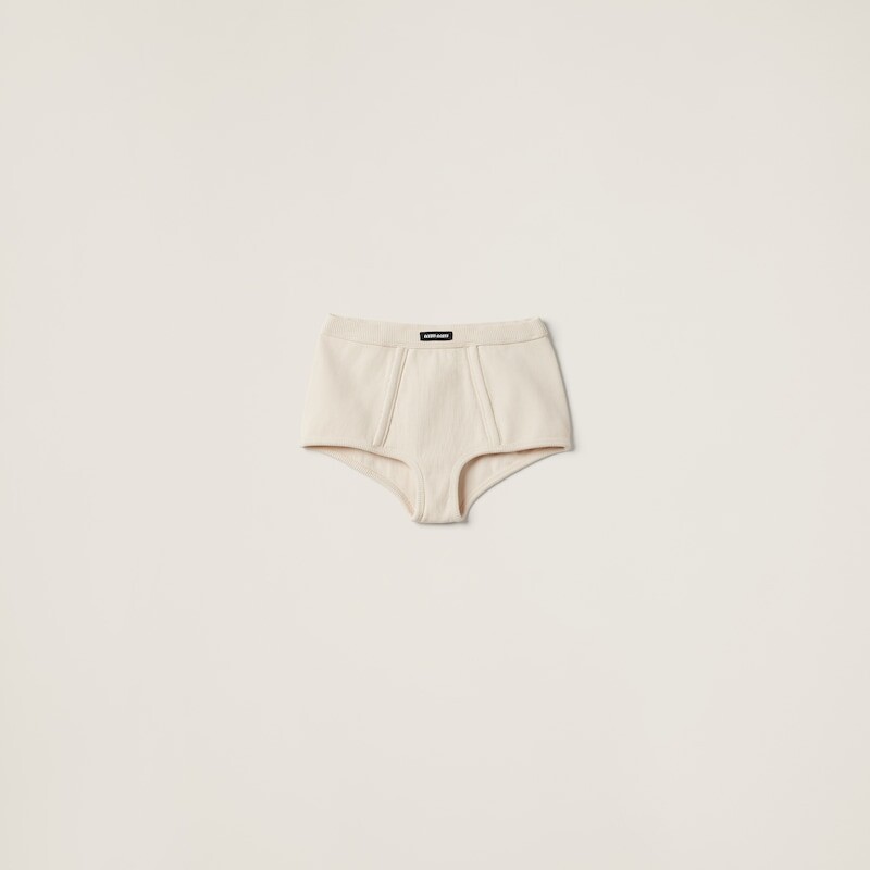 Боксеры в рубчик окрашенные в готовом виде Miu Miu, бежевый
Боксеры в рубчик окрашенные в готовом виде Miu Miu, бежевый