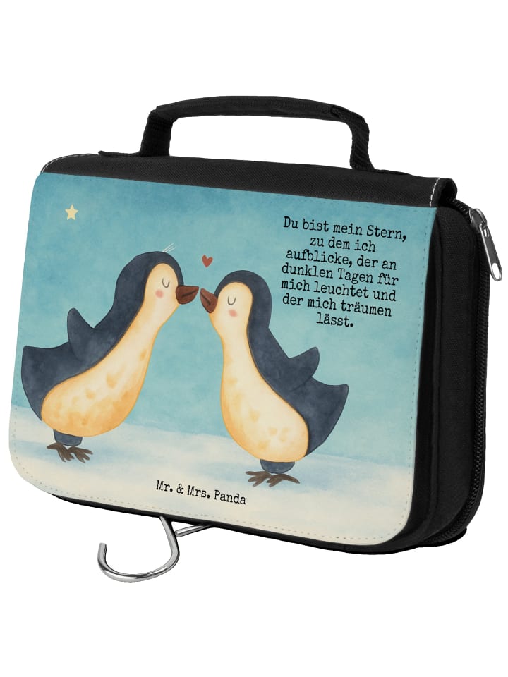 Mr. & Mrs. Panda Косметичка с изображением пингвина и надписью белого цвета
Mr. & Mrs. Panda Косметичка с изображением пингвина и надписью белого цвета