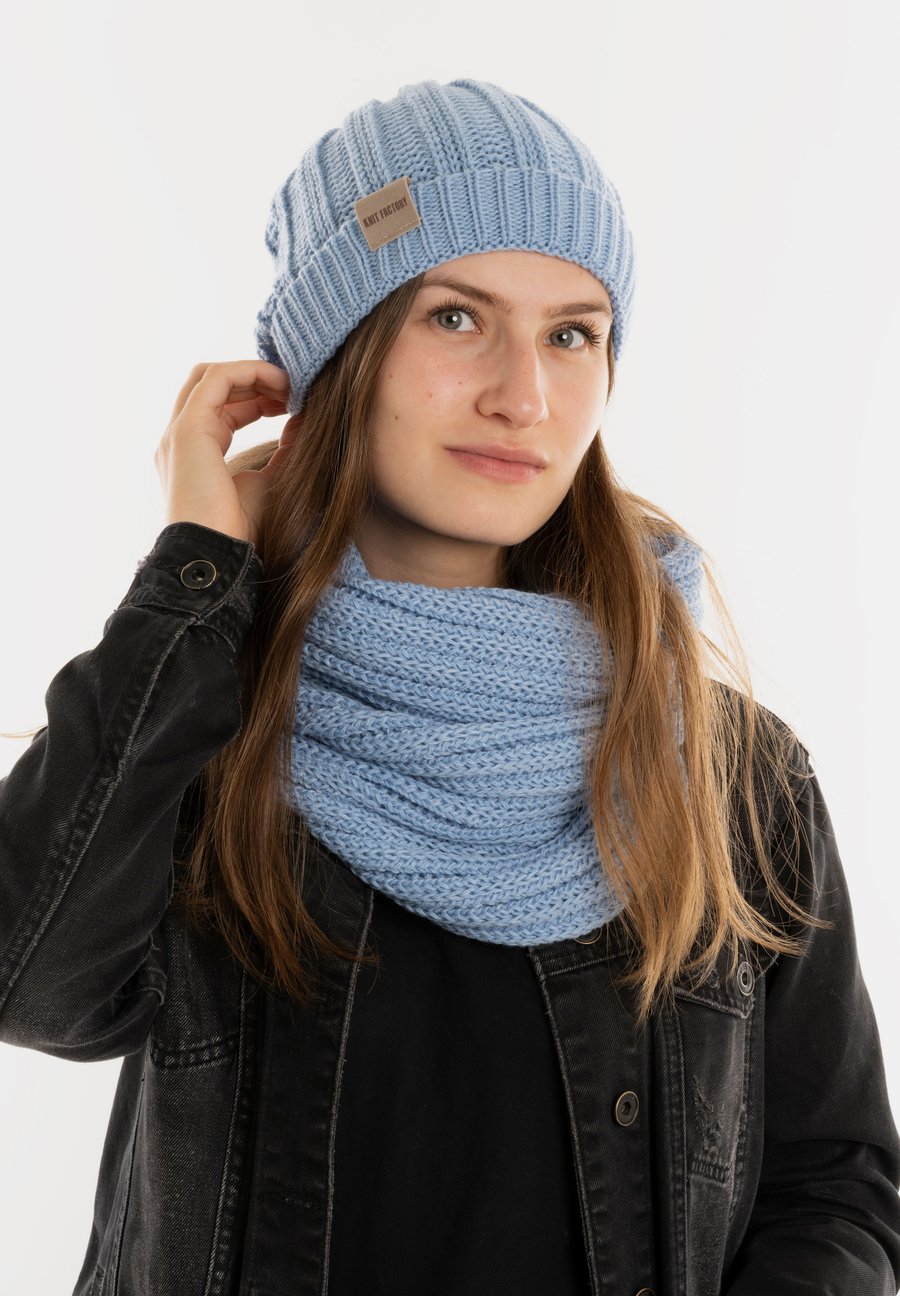 Шапка Knit Factory Beanie, Crystal Blue/Blue
Шапка Knit Factory Beanie, Crystal Blue/Blue