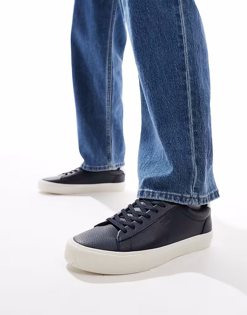 Кроссовки из кожи BOSS Aiden с контрастным каблуком и логотипом темно-синего цвета BOSS Orange
Кроссовки из кожи BOSS Aiden с контрастным каблуком и логотипом темно-синего цвета BOSS Orange