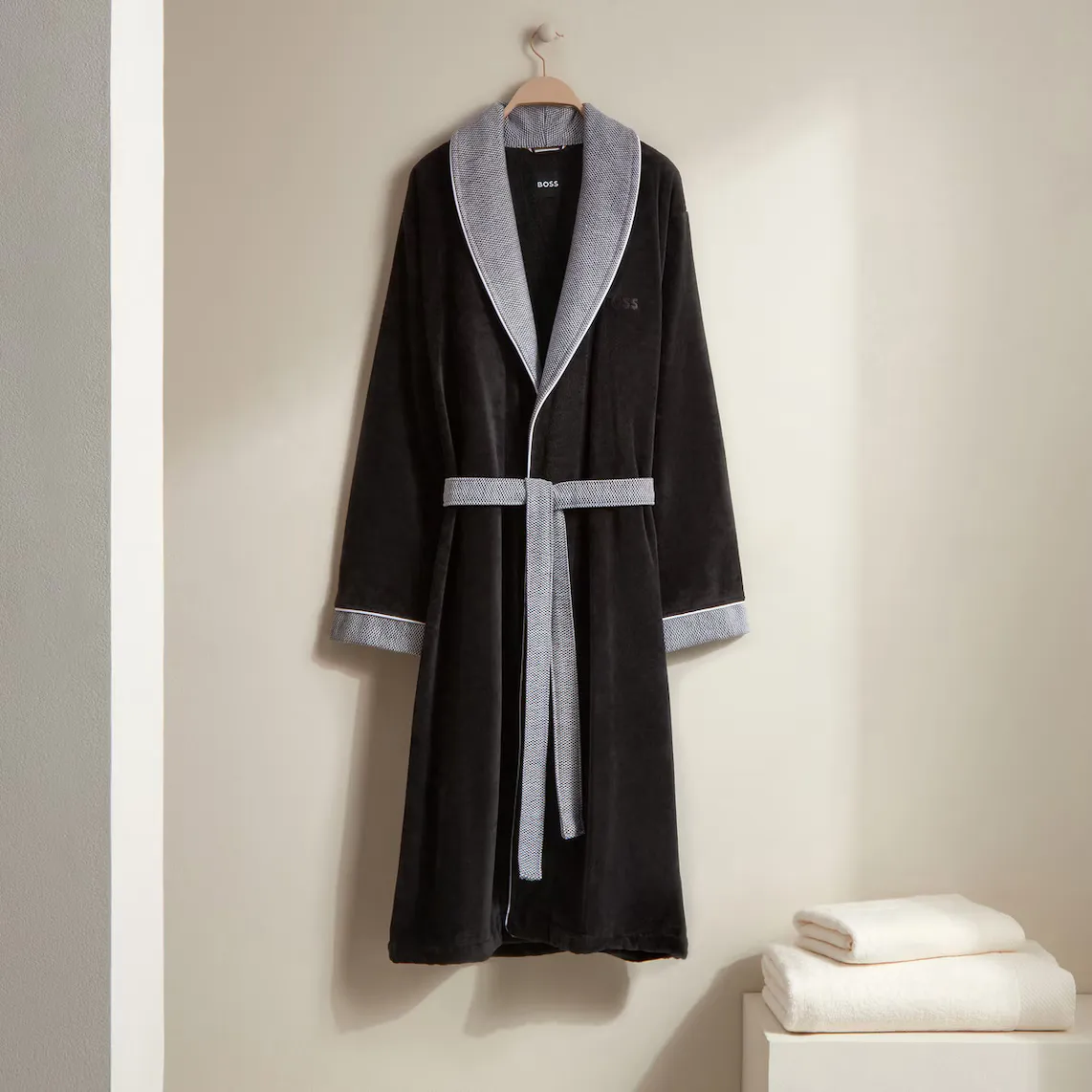 Хлопковый халат-смокинг 420 гр/м2 Lord Hugo Boss, оникс
Хлопковый халат-смокинг 420 гр/м2 Lord Hugo Boss, оникс