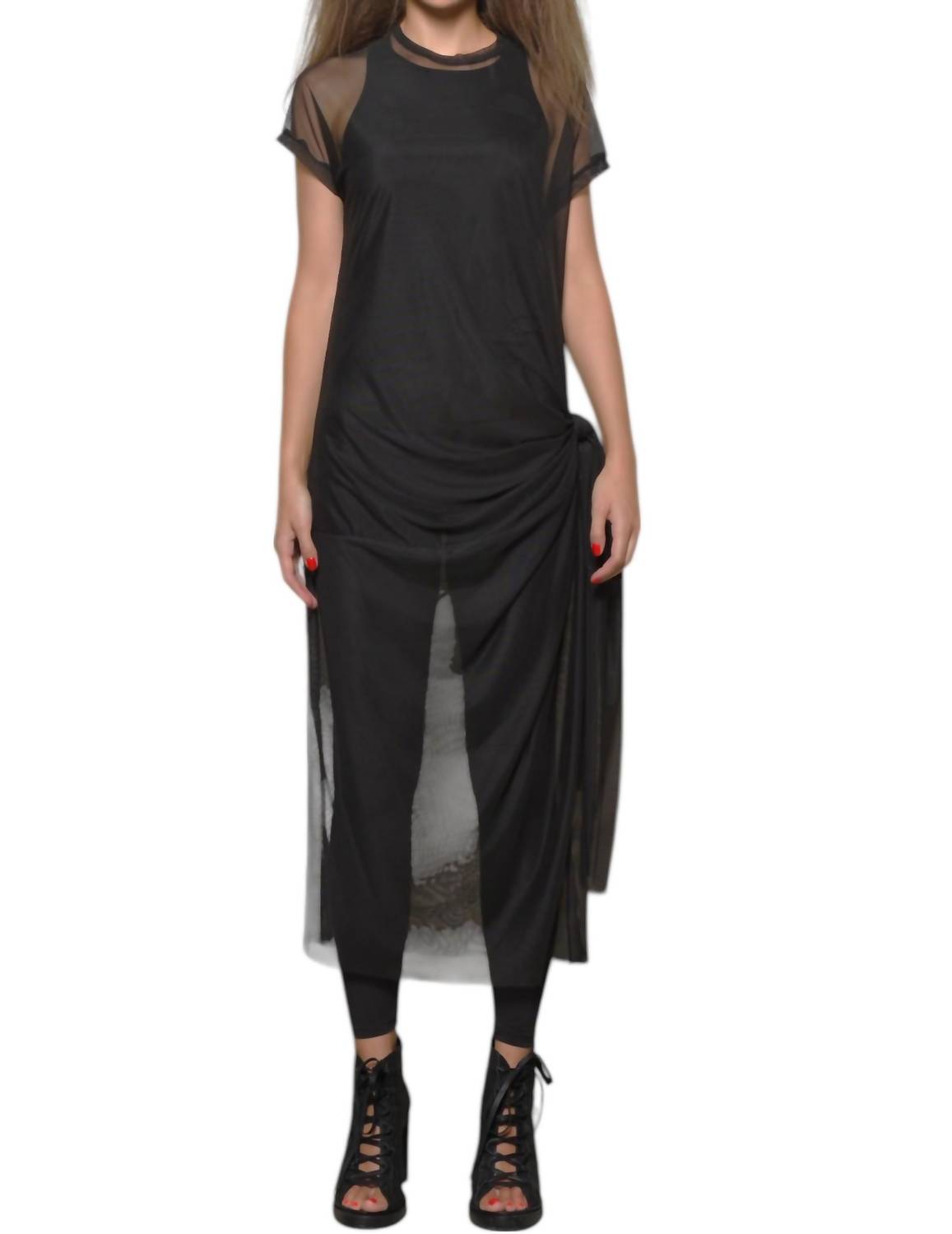 Черное платье с коротким рукавом из сетки Simply Mila
Черное платье с коротким рукавом из сетки Simply Mila