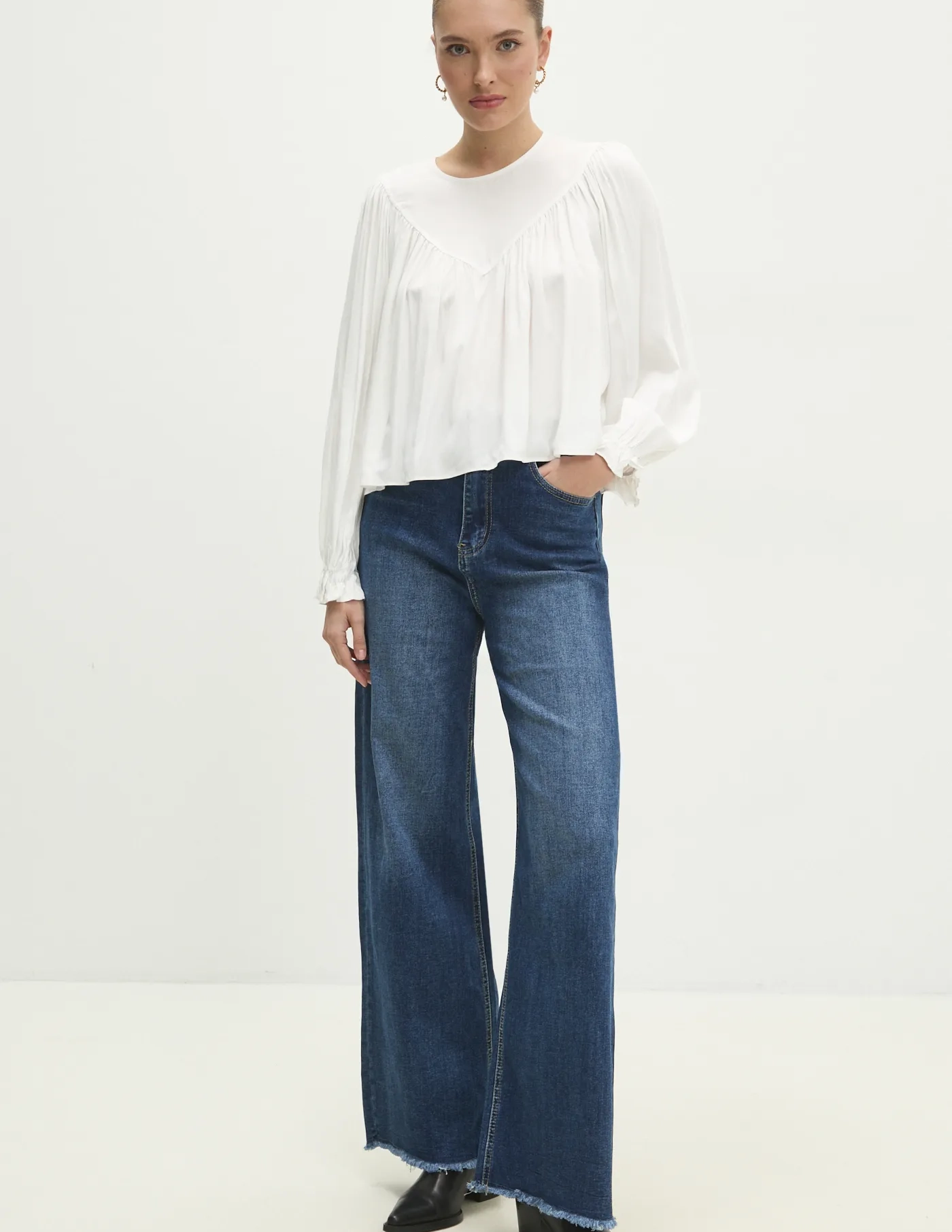 Джинсы Answear Lab, темно-синий
Джинсы Answear Lab, темно-синий