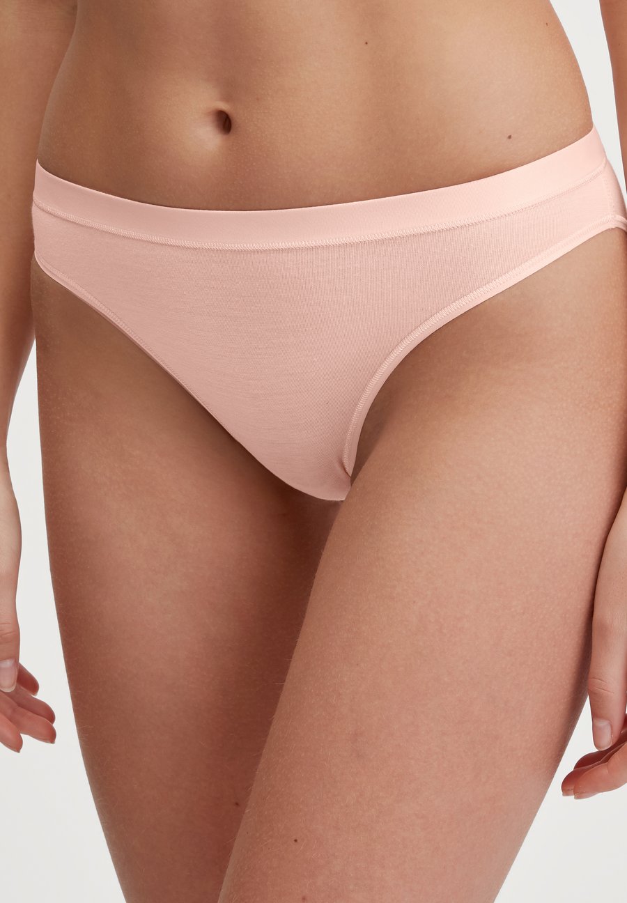 Брифы Calida SOFT FAVOURITES CUT, Pearl Blush/Light Pink
Брифы Calida SOFT FAVOURITES CUT, Pearl Blush/Light Pink