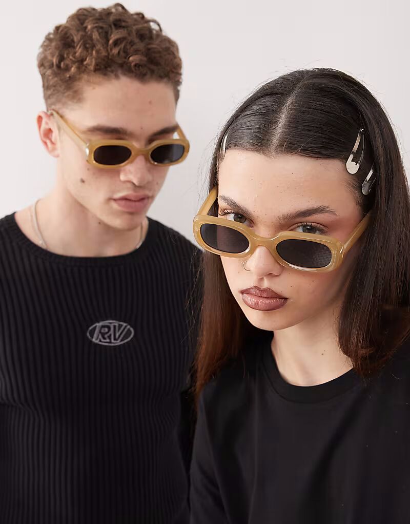 Солнцезащитные очки Reclaimed Vintage унисекс, тонкие, квадратные, матово-зеленого цвета
Солнцезащитные очки Reclaimed Vintage унисекс, тонкие, квадратные, матово-зеленого цвета