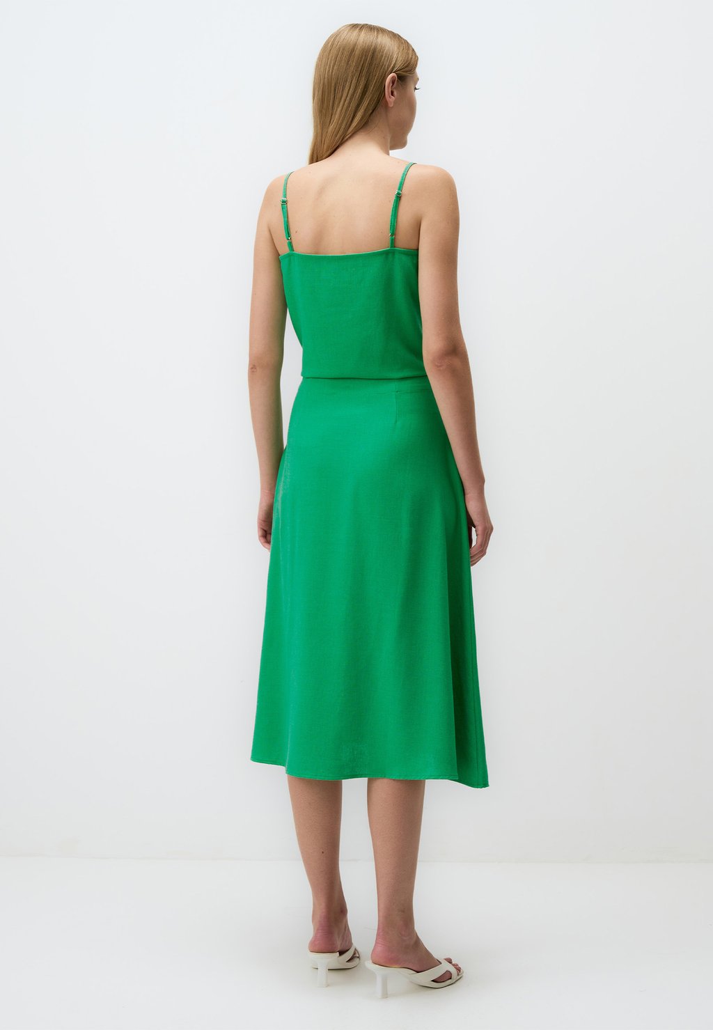 Юбка А-силуэта MIDI WITH SIDE SLIT Jimmy Key, зеленый
Юбка А-силуэта MIDI WITH SIDE SLIT Jimmy Key, зеленый