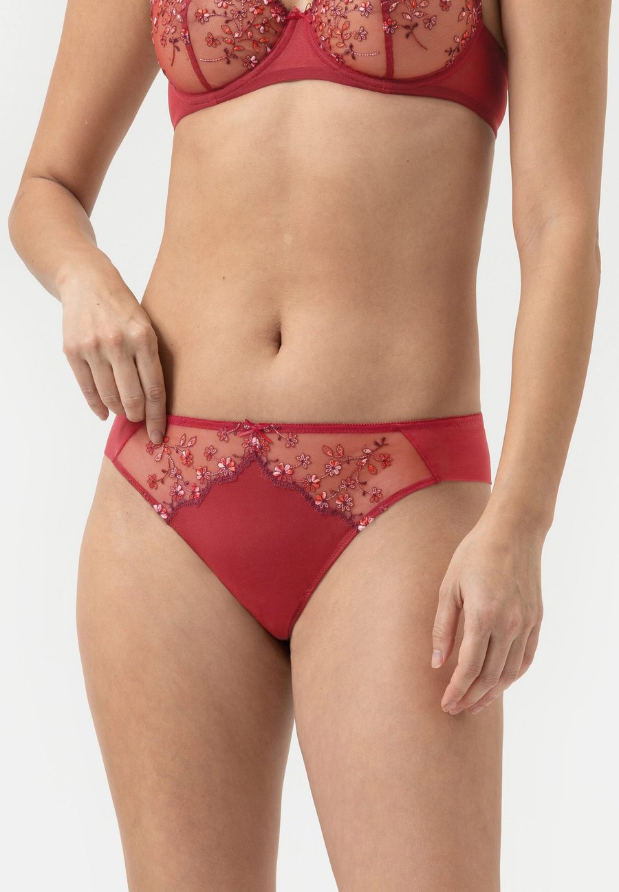Трусы mey COSMOS COMFORT ZEHENSTEG, Gala Red/Red
Трусы mey COSMOS COMFORT ZEHENSTEG, Gala Red/Red