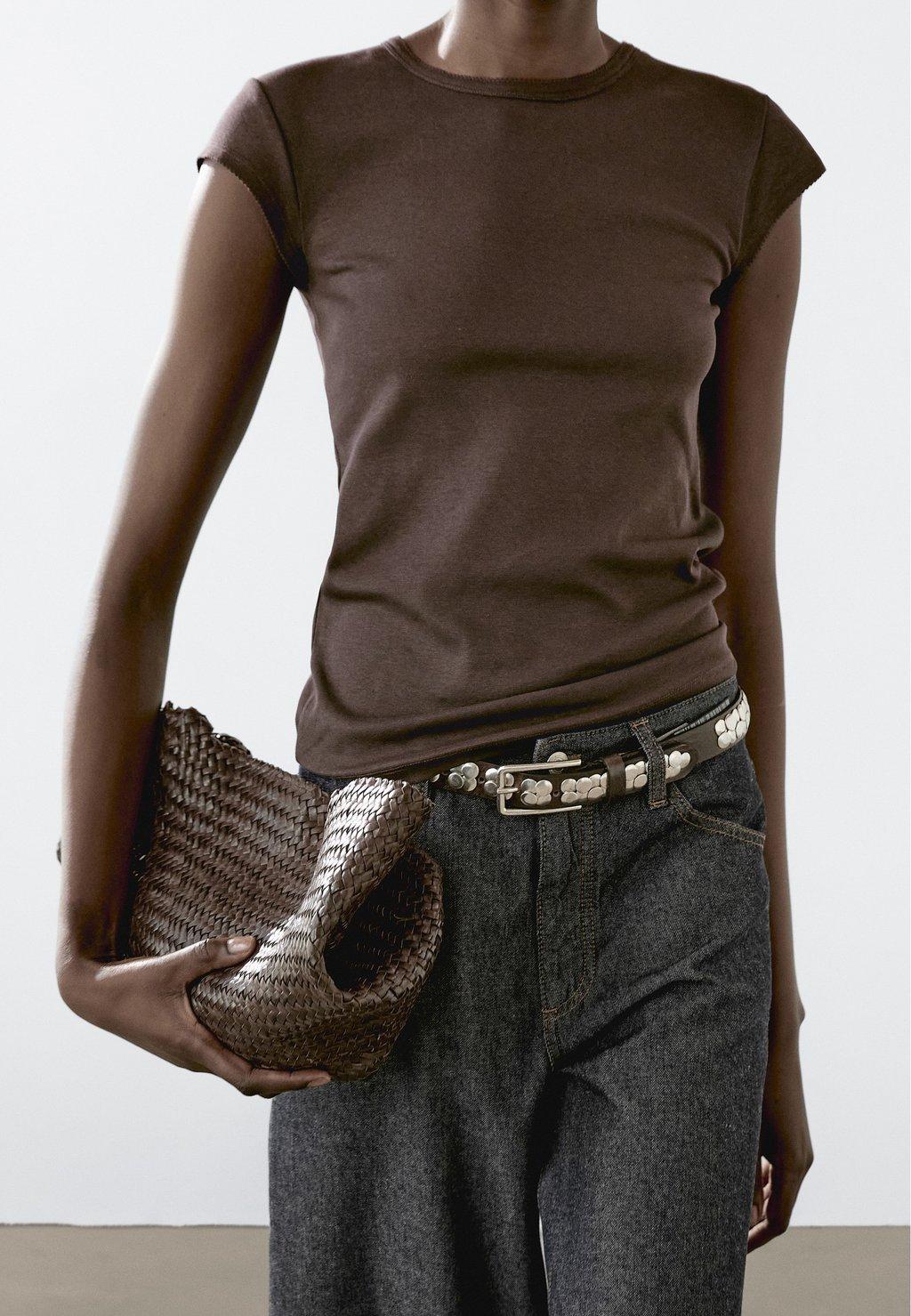 Базовая футболка SHORT SLEEVE Massimo Dutti, темно-коричневый
Базовая футболка SHORT SLEEVE Massimo Dutti, темно-коричневый