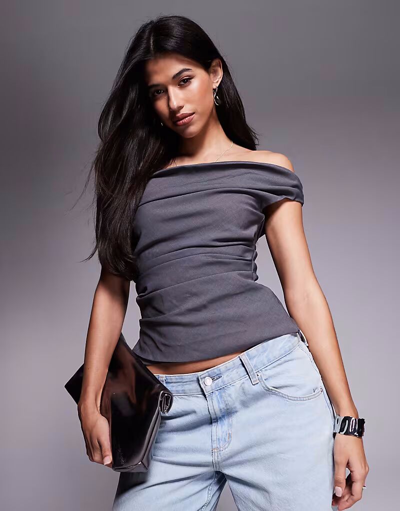 Топ принцессы Полли с драпировкой и сборками, угольного цвета Princess Polly
Топ принцессы Полли с драпировкой и сборками, угольного цвета Princess Polly