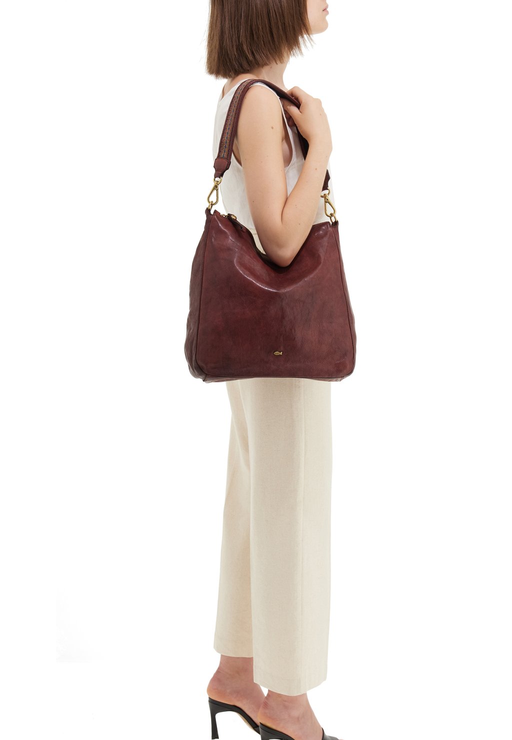 Сумка MONOSPALLA_CENTAURUS Campomaggi, темно-коричневый
Сумка MONOSPALLA_CENTAURUS Campomaggi, темно-коричневый