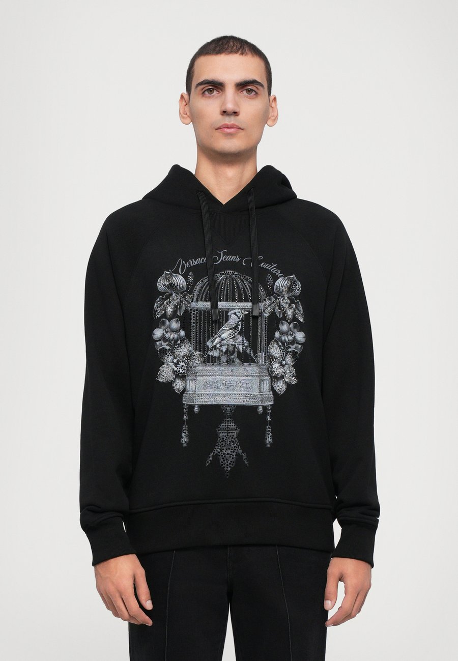 Худи Versace Jeans Couture LOGO CAGE CURIOSTE, Black
Худи Versace Jeans Couture LOGO CAGE CURIOSTE, Black