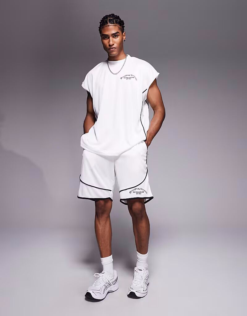 Короткие шорты Good For Nothing в сеточку бежевого цвета с черной окантовкой
Короткие шорты Good For Nothing в сеточку бежевого цвета с черной окантовкой