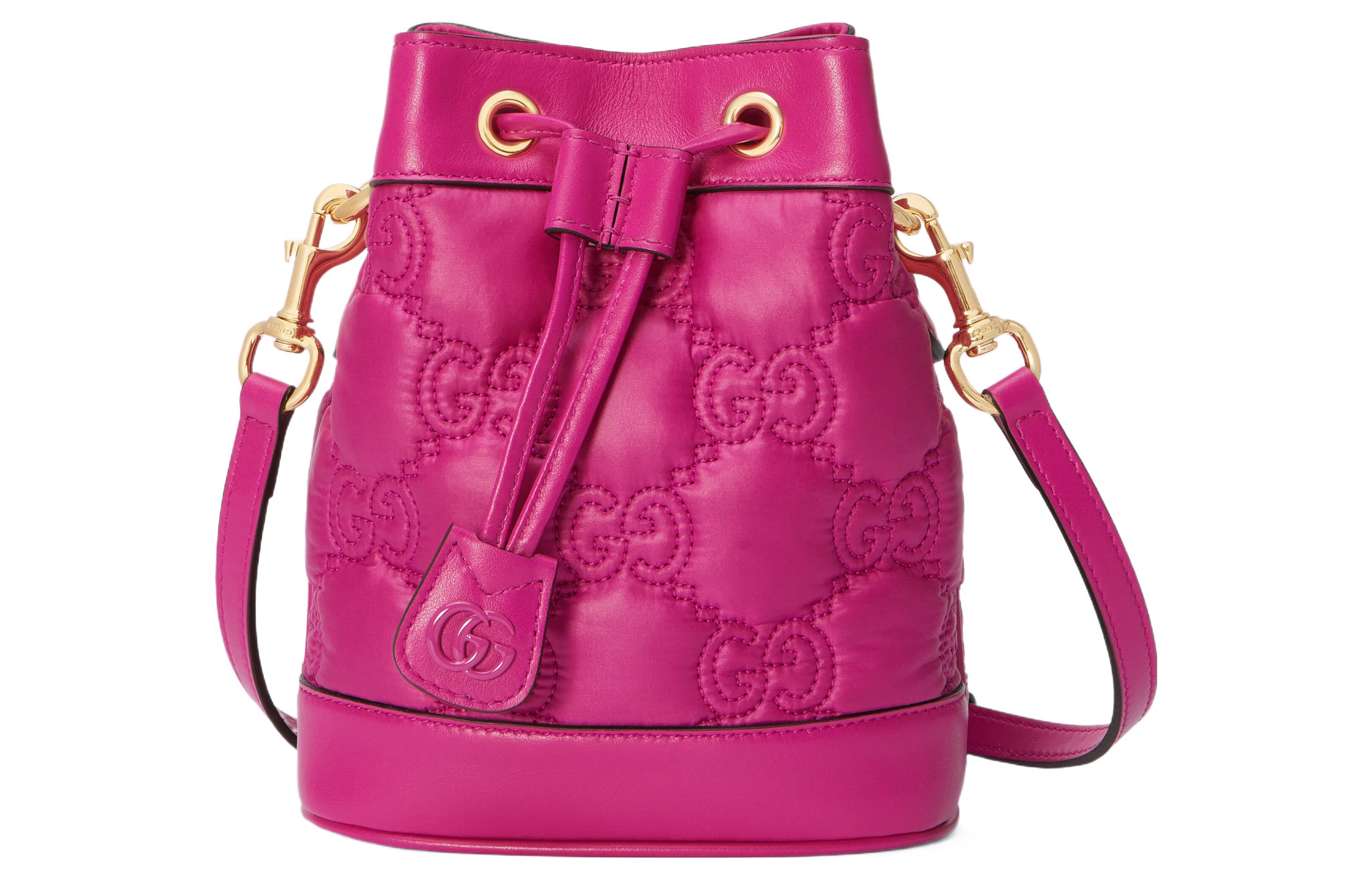 GUCCI Матовый кожаный мешочек с кулиской
GUCCI Матовый кожаный мешочек с кулиской