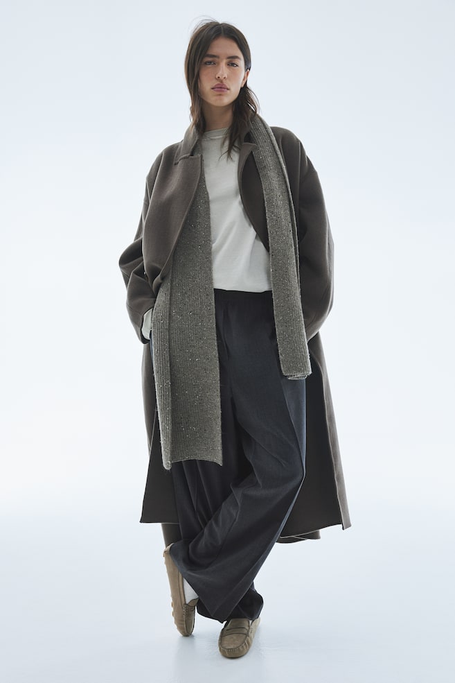 Широкие брюки со складками H&M, серый
Широкие брюки со складками H&M, серый