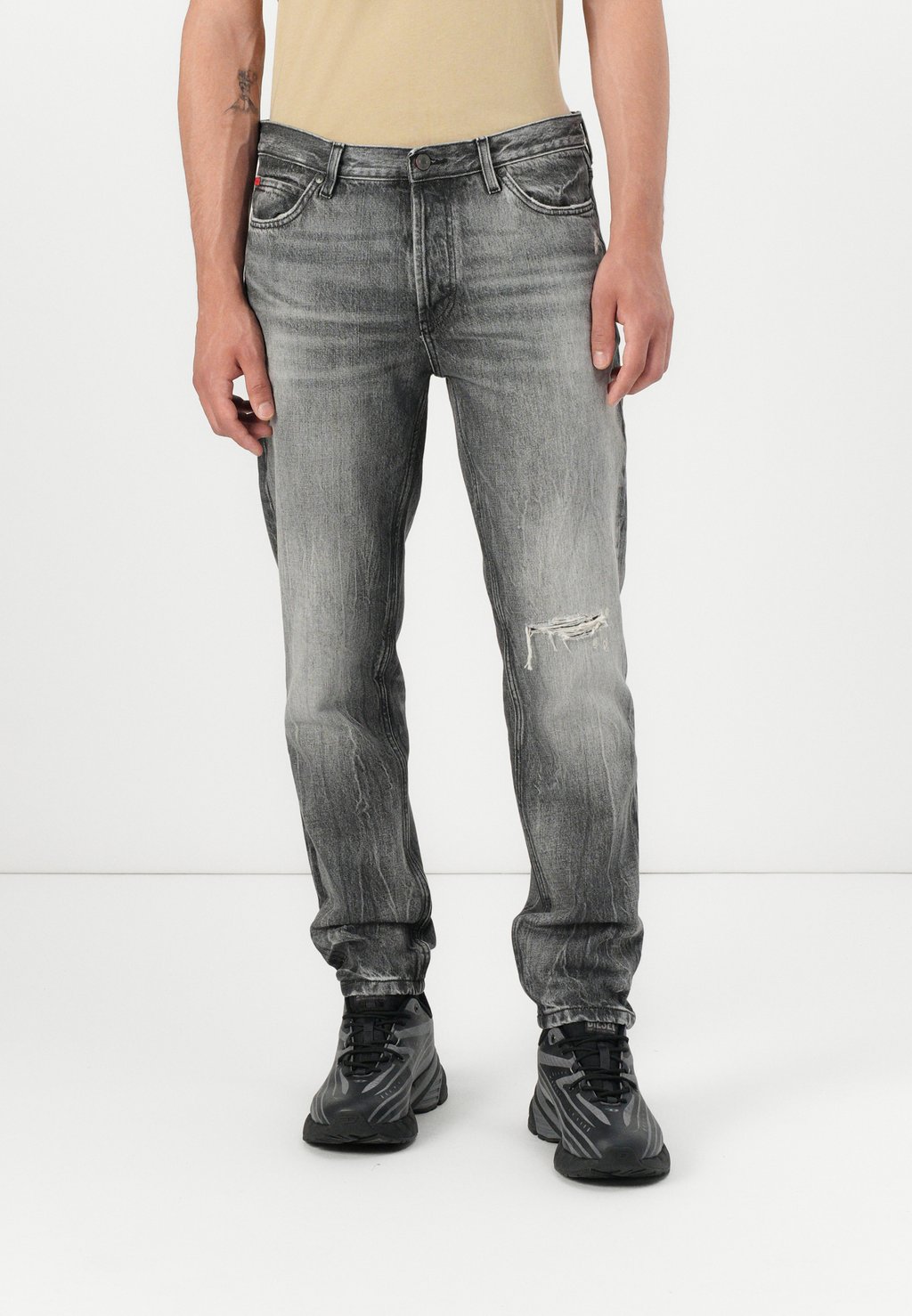 Джинсы прямого кроя HUGO, темно-серый 
Джинсы прямого кроя HUGO, темно-серый