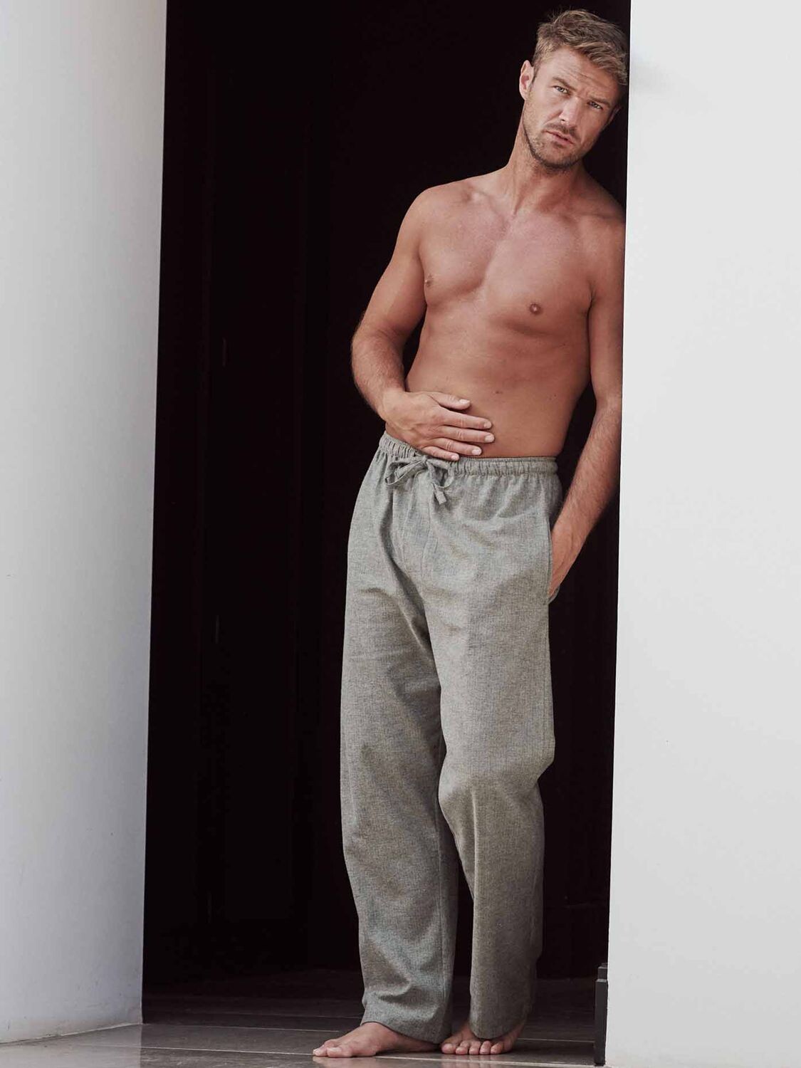 Хлопковые пижамные брюки с узором елочка British Boxers, уитби джет
Хлопковые пижамные брюки с узором елочка British Boxers, уитби джет