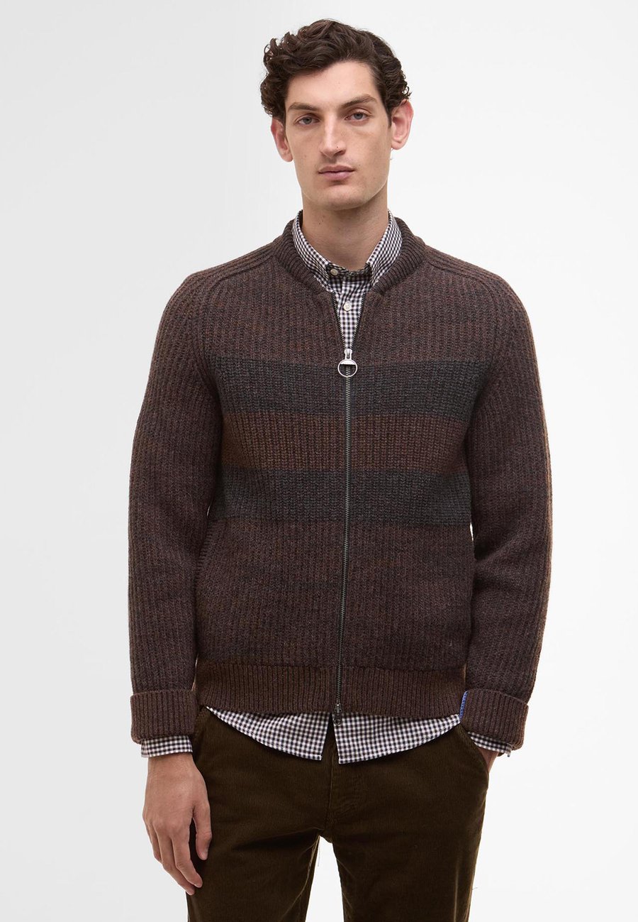 Кардиган Barbour PAUL SMITH LOVES BARBOUR KNITTED BOMBER JACKET, Rustic/Brown
Кардиган Barbour PAUL SMITH LOVES BARBOUR KNITTED BOMBER JACKET, Rustic/Brown