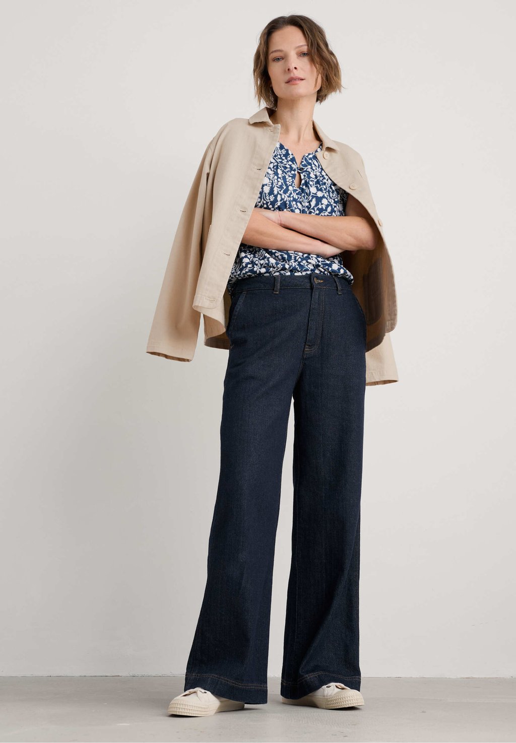 Футболка с принтом BARNOON Seasalt Cornwall, цвет Shadow Blossom Night - Shadow Blossom Night
Футболка с принтом BARNOON Seasalt Cornwall, цвет Shadow Blossom Night - Shadow Blossom Night