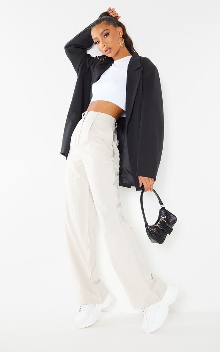 PrettyLittleThing Прямые брюки цвета персиковой кожи
PrettyLittleThing Прямые брюки цвета персиковой кожи