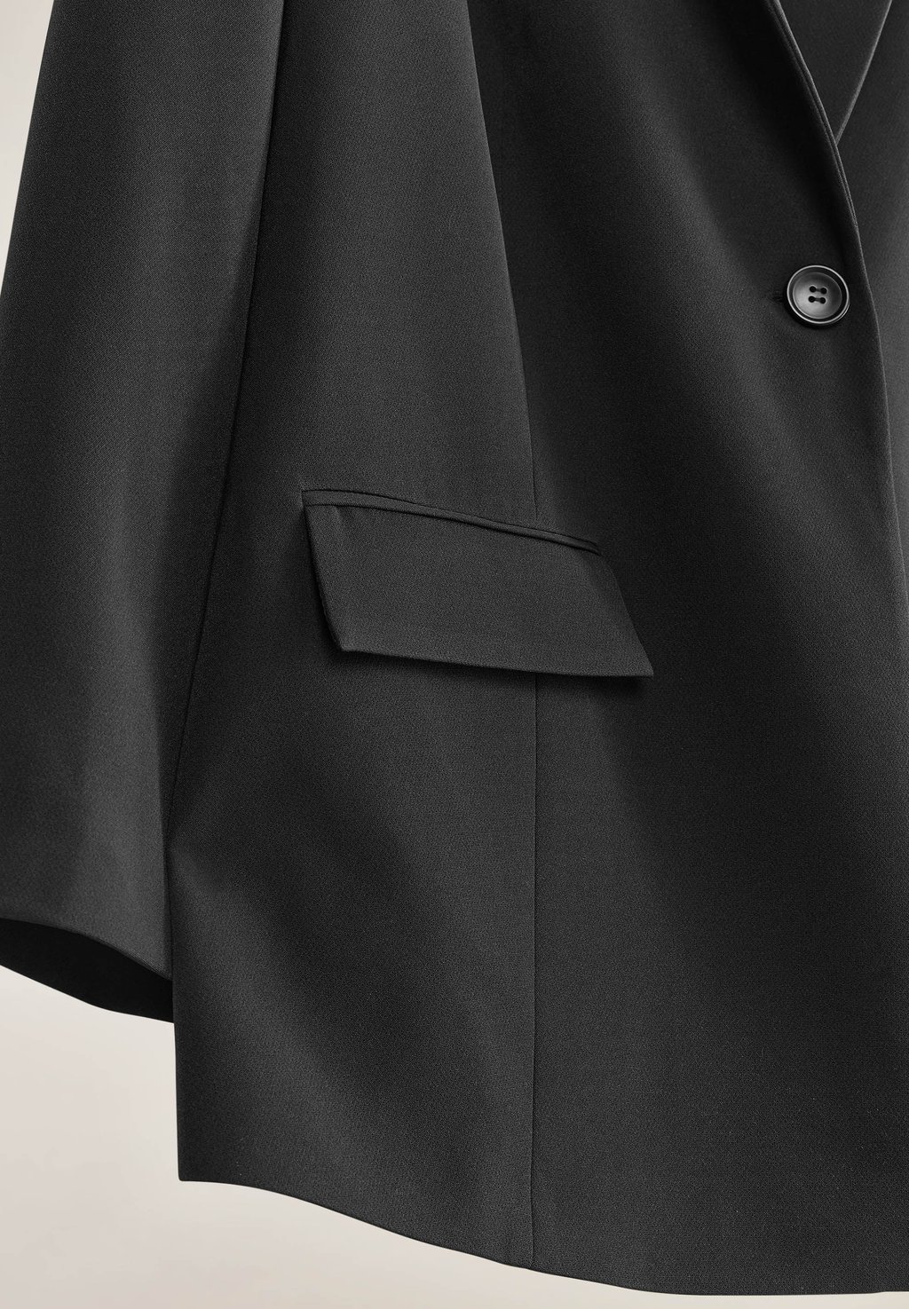 Блейзер SINGLE BREASTED Evans, черный
Блейзер SINGLE BREASTED Evans, черный