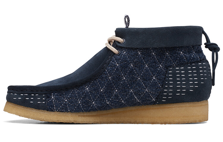Оригинальные ботинки Wallabee Navy Shashiko Clarks
Оригинальные ботинки Wallabee Navy Shashiko Clarks