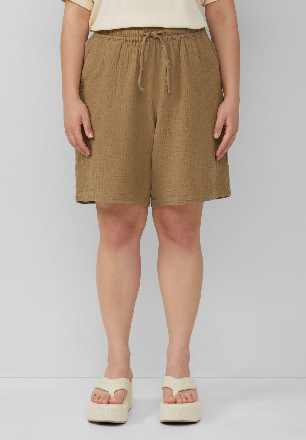 Шорты QS, оливковый
Шорты QS, оливковый