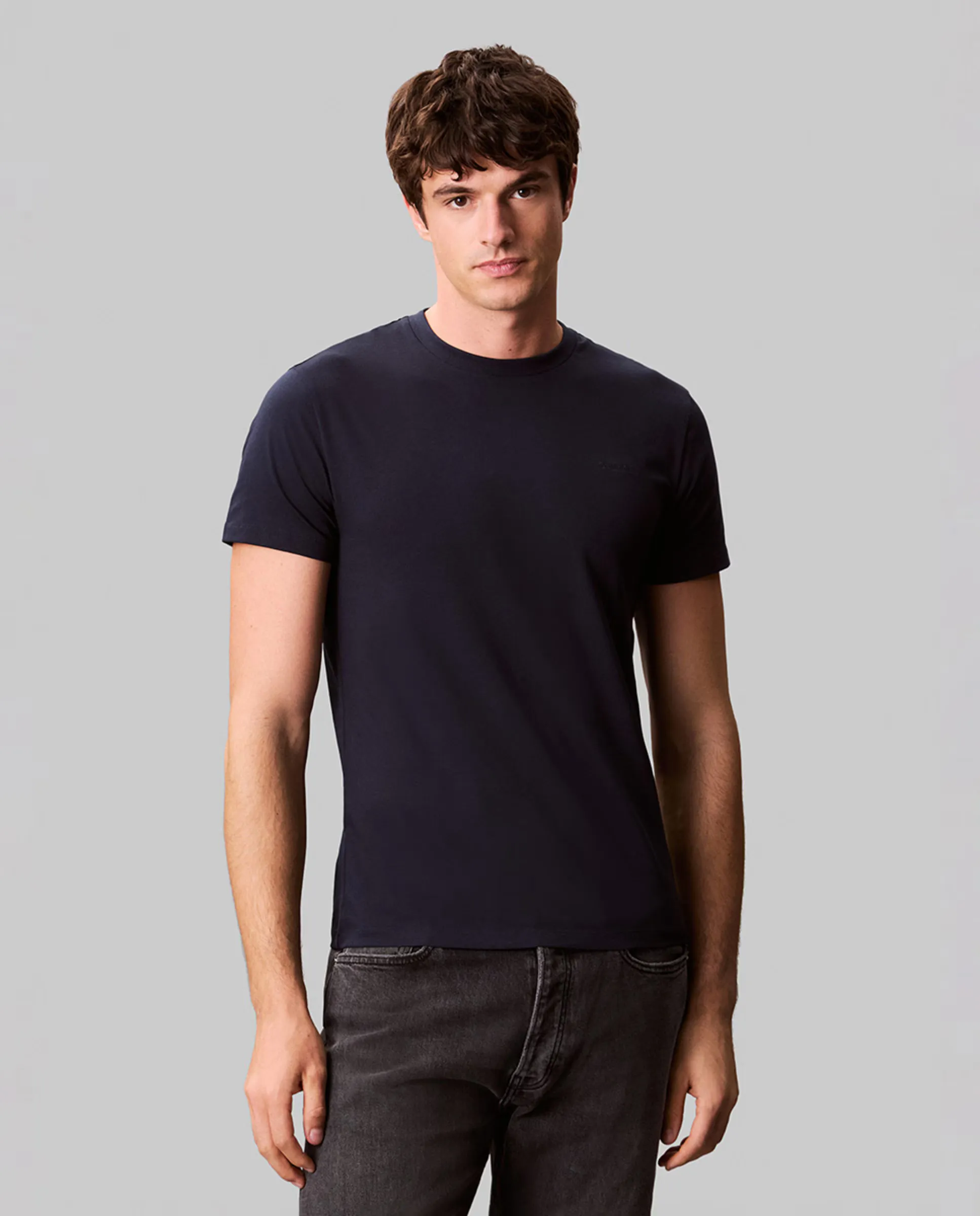 Футболка мужская приталенная с логотипом Calvin Klein, темно-синий
Футболка мужская приталенная с логотипом Calvin Klein, темно-синий