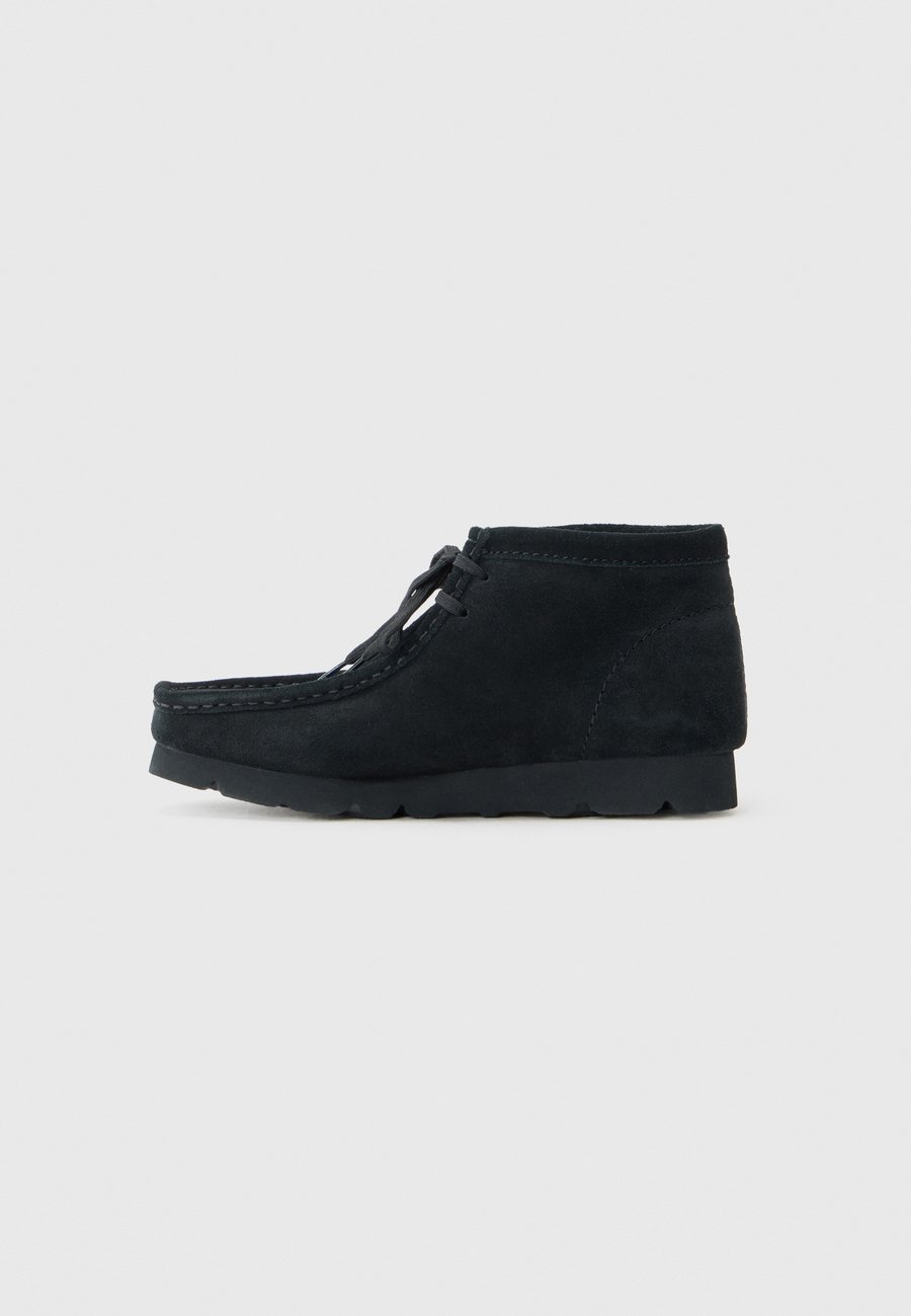 Ботинки Clarks Originals WALLABEEBT GTX, Black
Ботинки Clarks Originals WALLABEEBT GTX, Black